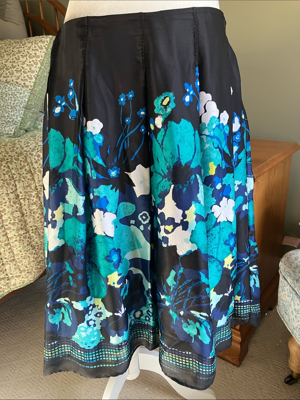 Alfani Silk Skirt Black Teal and Blue Floral EUC 4Print